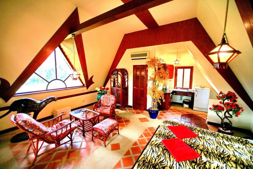 Coco Palace Resort Nai Harn Oda fotoğraf