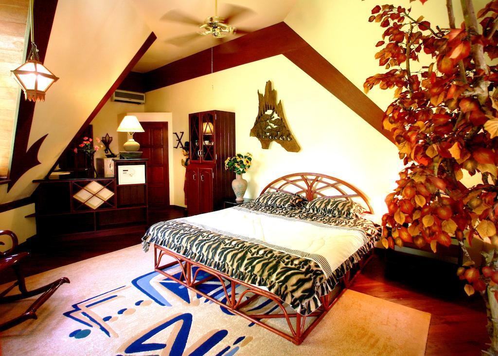 Coco Palace Resort Nai Harn Oda fotoğraf